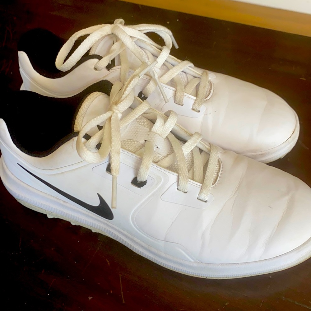Boys size 4y golf shoes